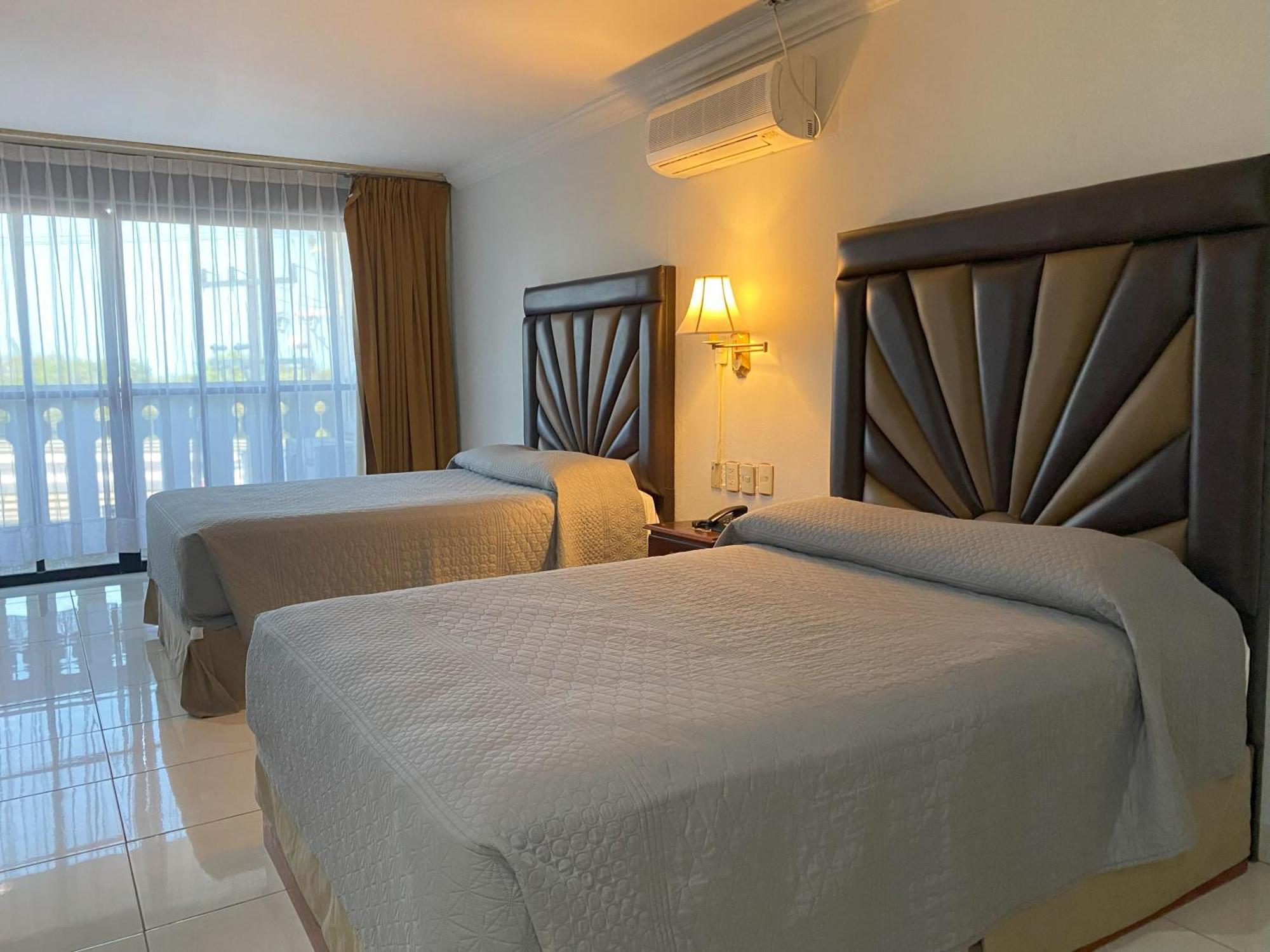 Grand Royal Tampico Hotel ภายนอก รูปภาพ